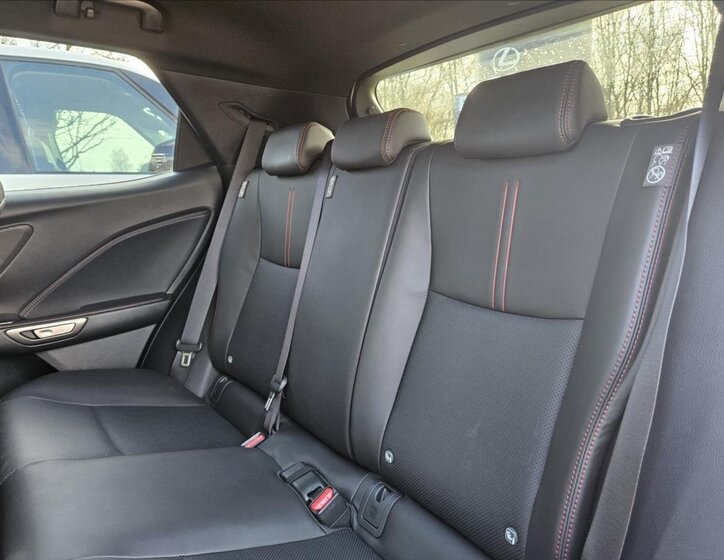 Lexus LBX SUV / Terénní 1,5 l 100 kw