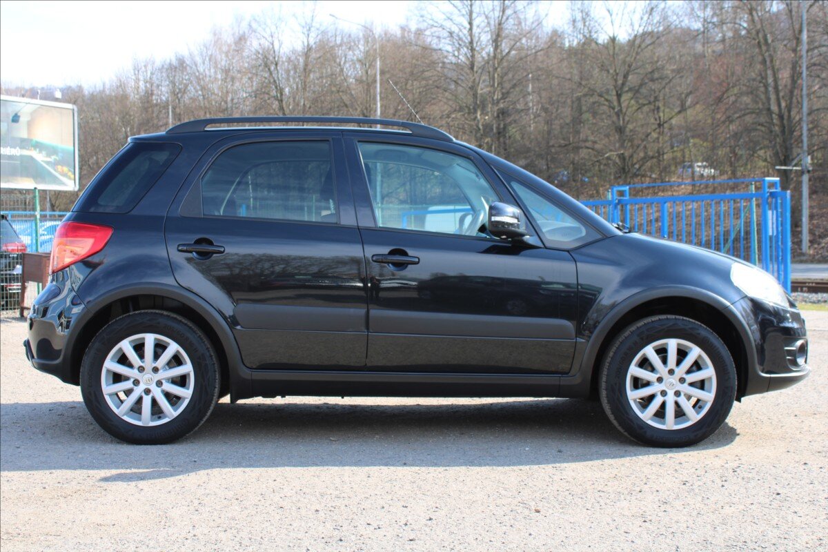 Suzuki SX4 Hatchback 1,6 l 88 kw
