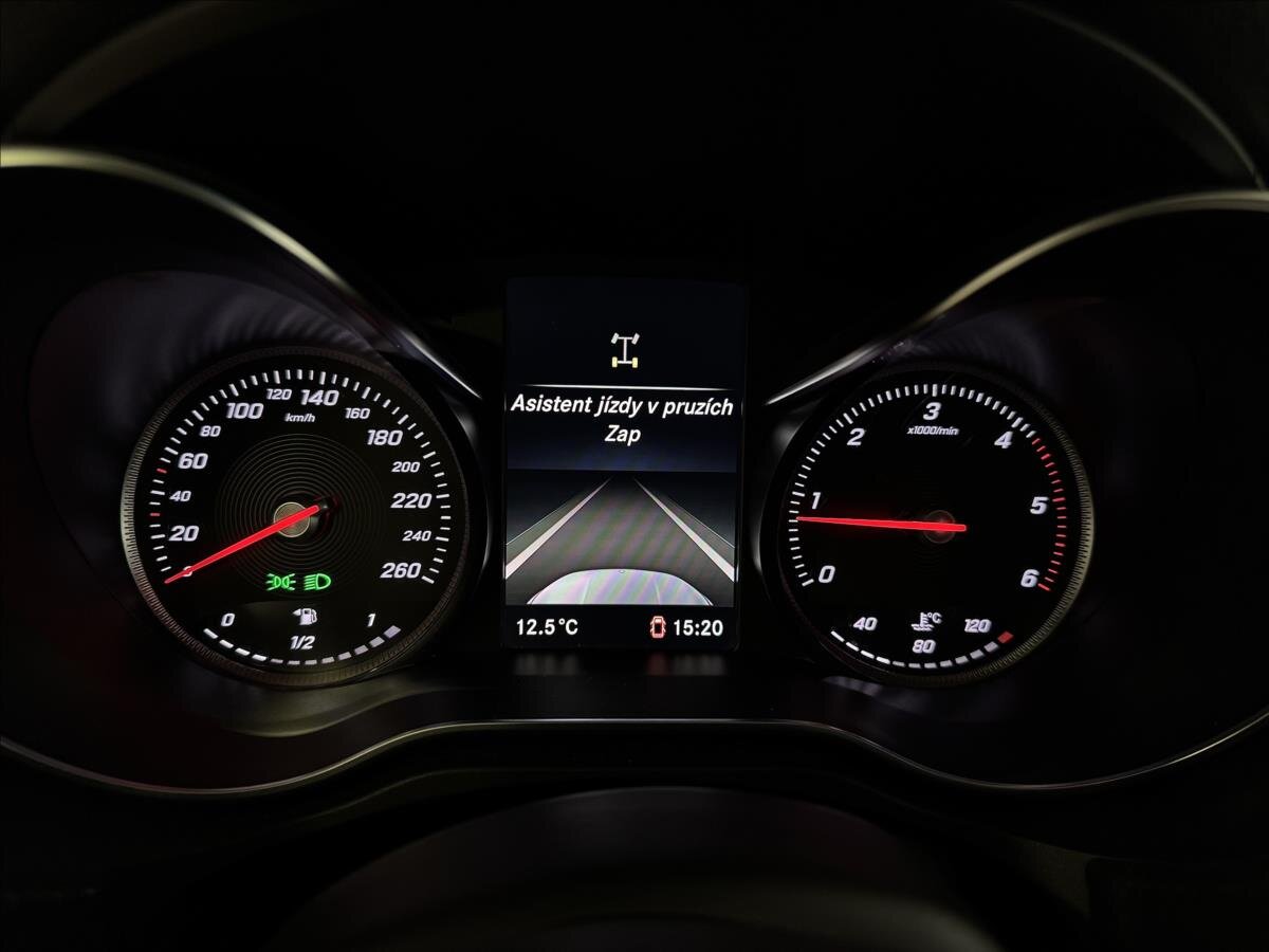 Mercedes-Benz Třídy X Pick-up 2,3 l 120 kw