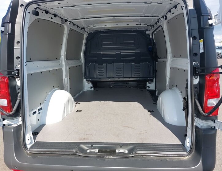 Mercedes-Benz Vito Skříň 2,0 l 100 kw