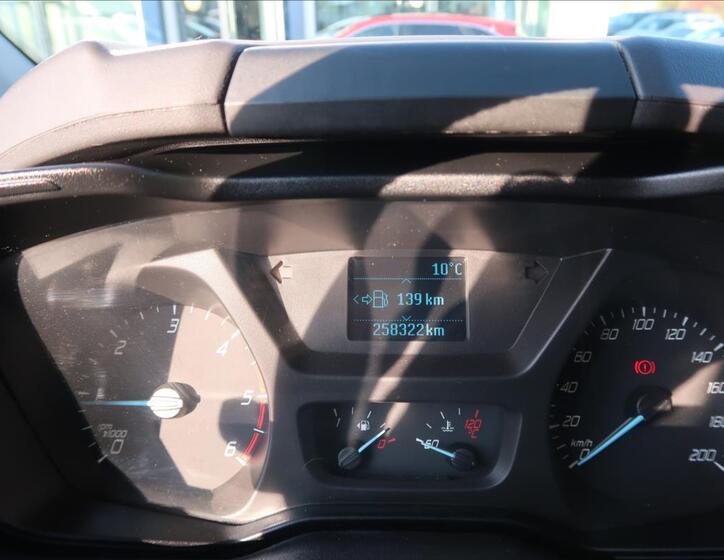 Ford Transit Custom 11