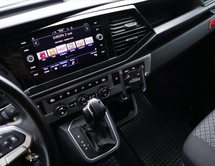 Volkswagen Multivan 19