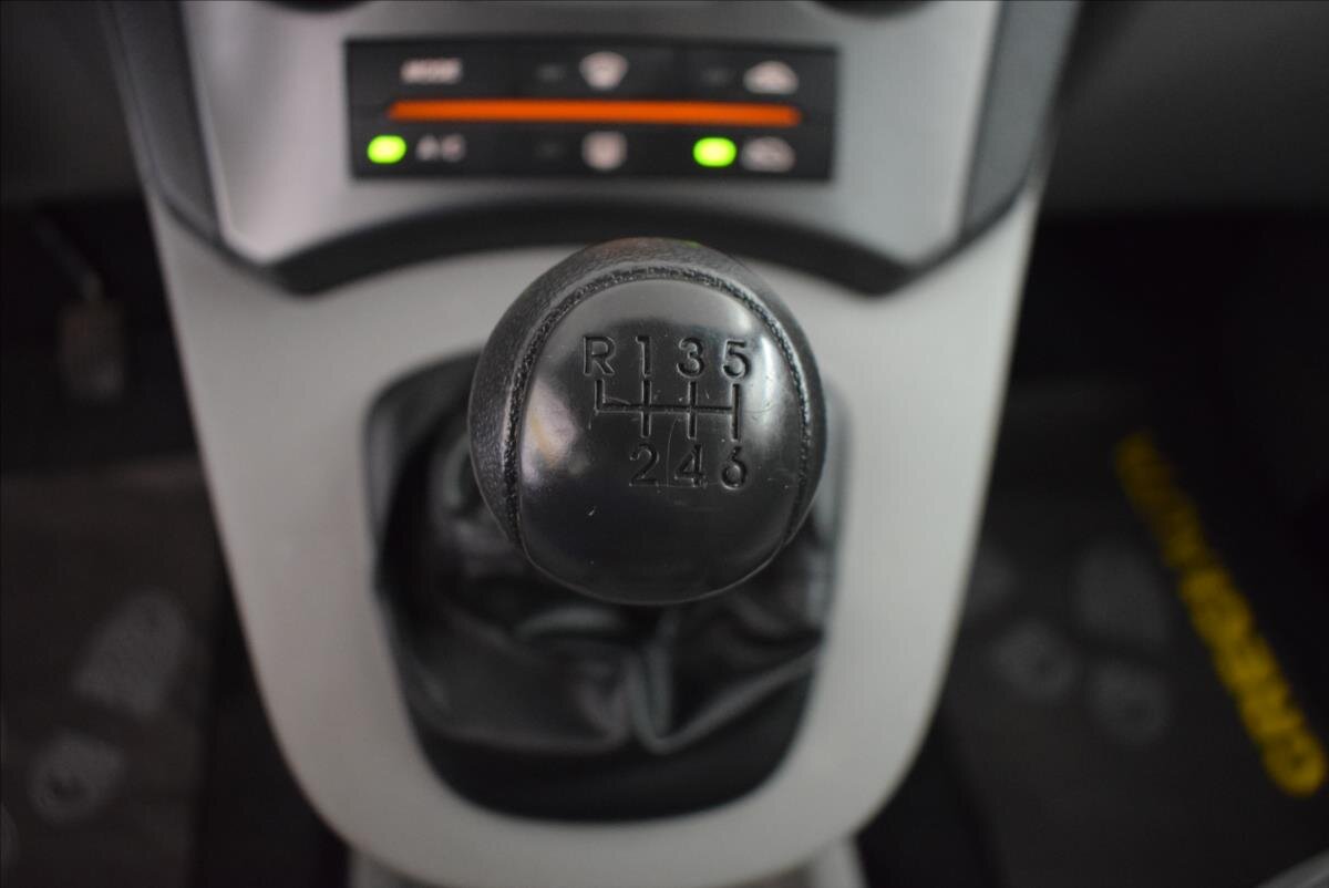 KIA Carens MPV 1,6 l 94 kw