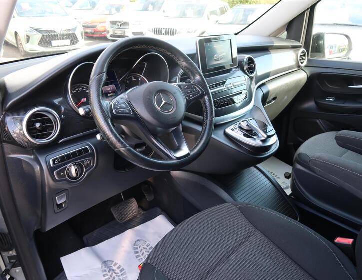 Mercedes-Benz Vito 9