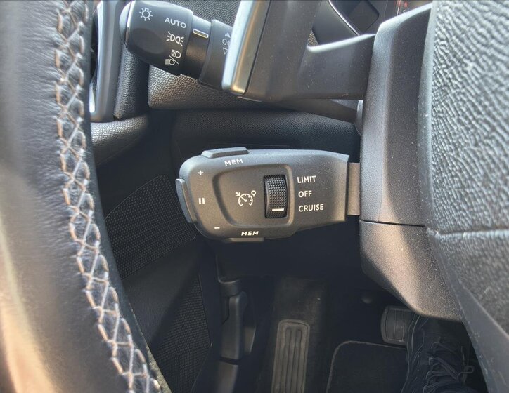 DS Automobiles DS3 Crossback Hatchback 1,2 l 114 kw