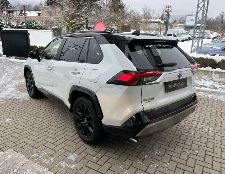 Toyota RAV4 SUV 2,5 l 131 kw