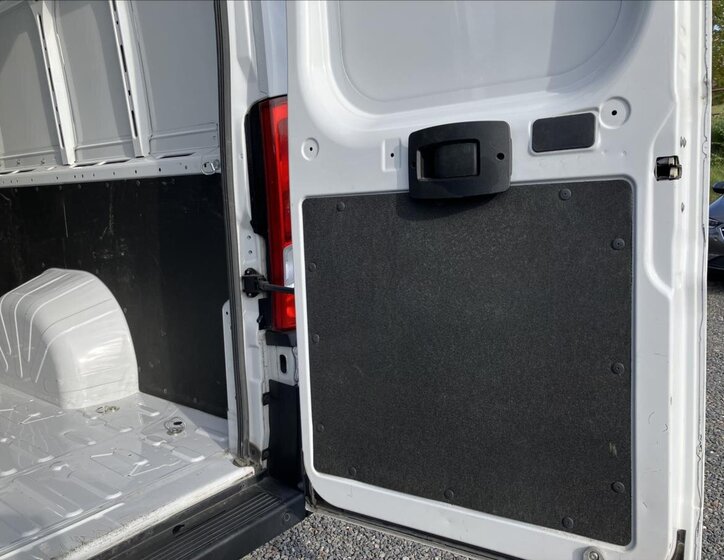 Peugeot Boxer Skříň 2,2 l 121 kw