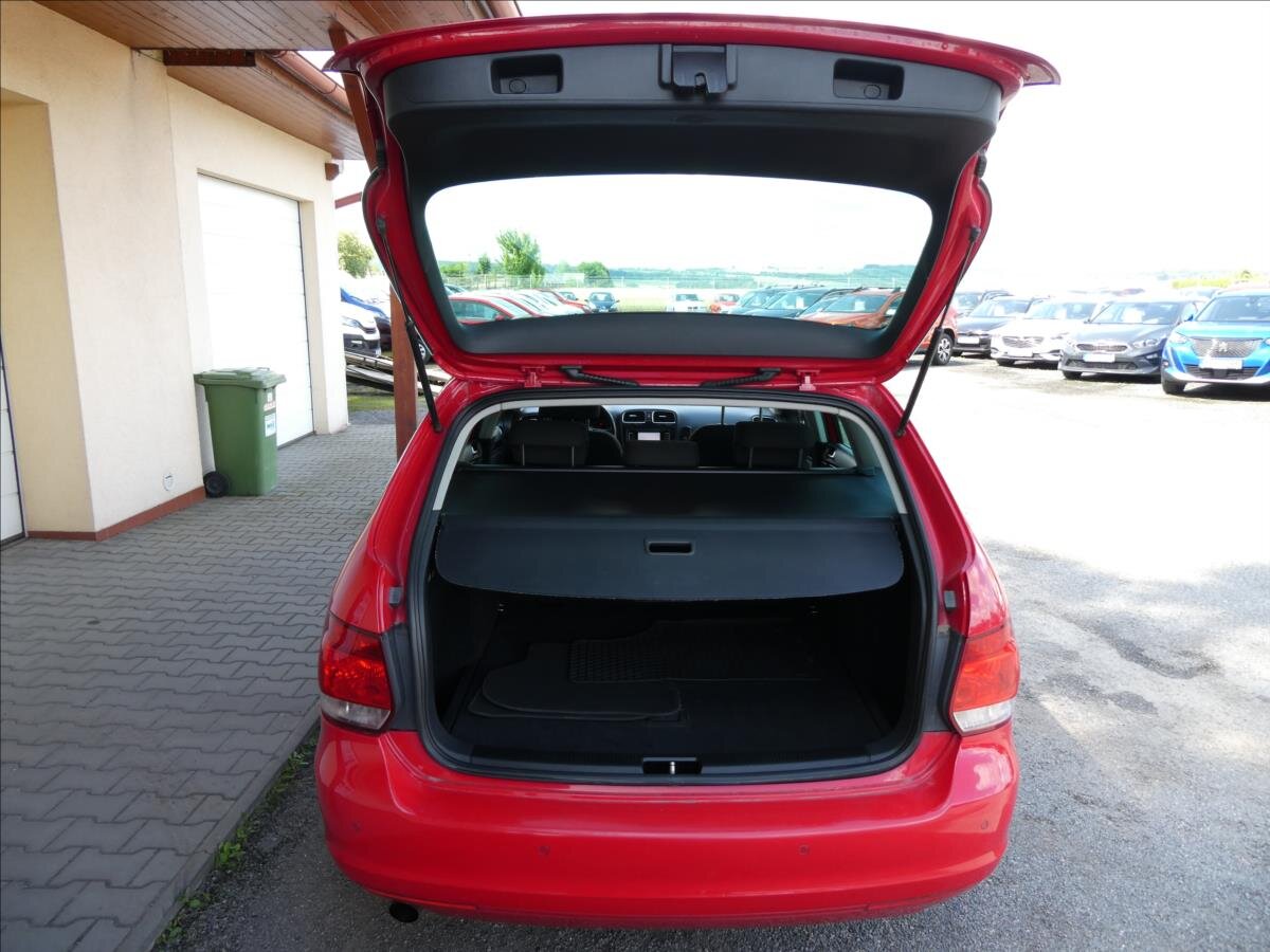 Volkswagen Golf Kombi 1,6 l 77 kw