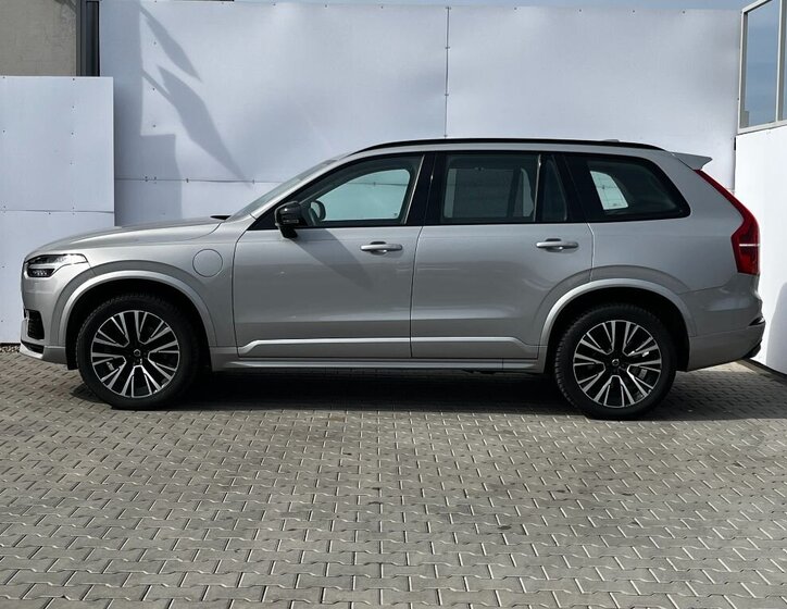Volvo XC90 SUV / Terénní 2,0 l 335 kw