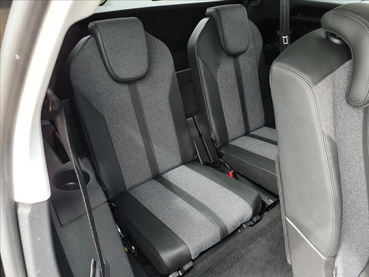 Peugeot 5008 SUV / Terénní 1,5 l 96 kw