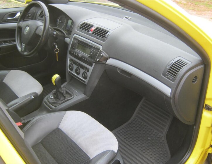 Škoda Octavia Sedan / Limuzína 2,0 l 125 kw