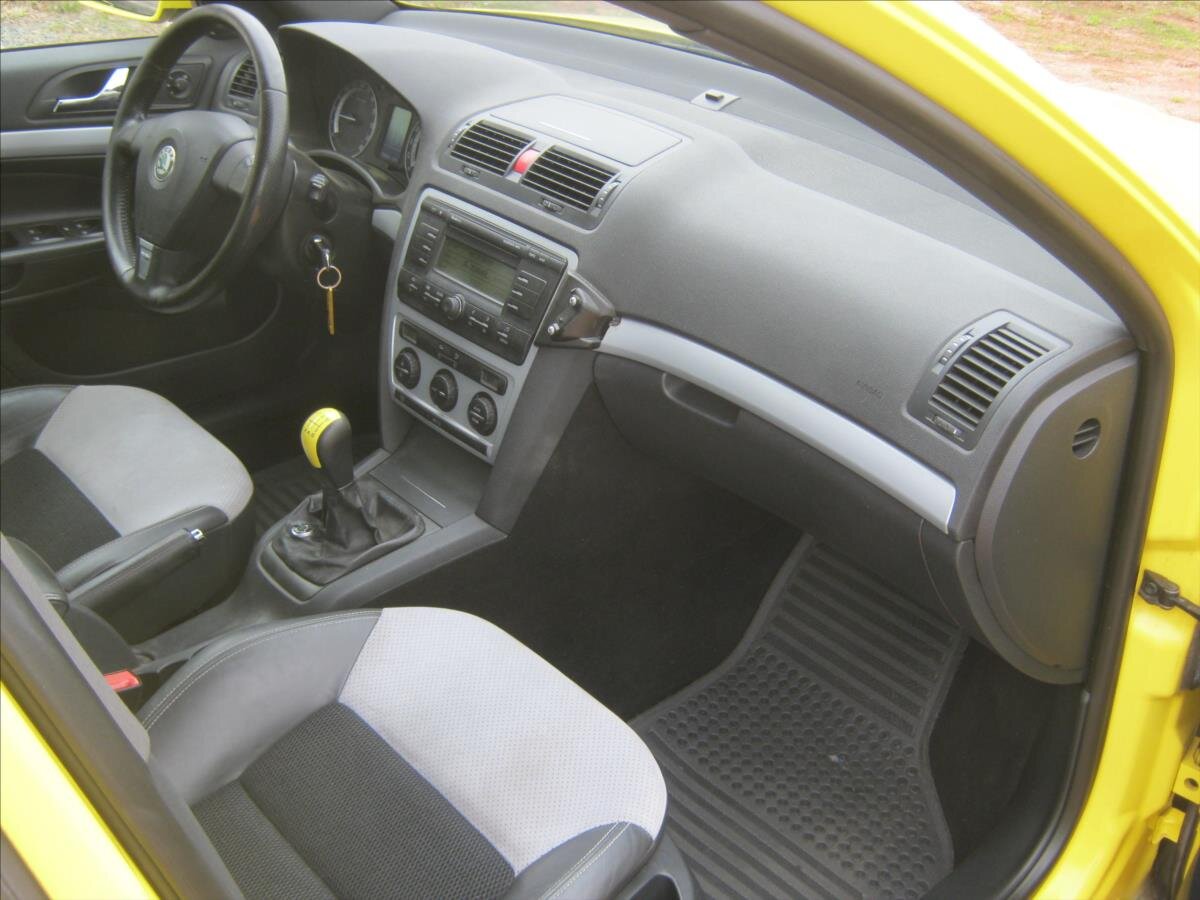 Škoda Octavia Sedan / Limuzína 2,0 l 125 kw