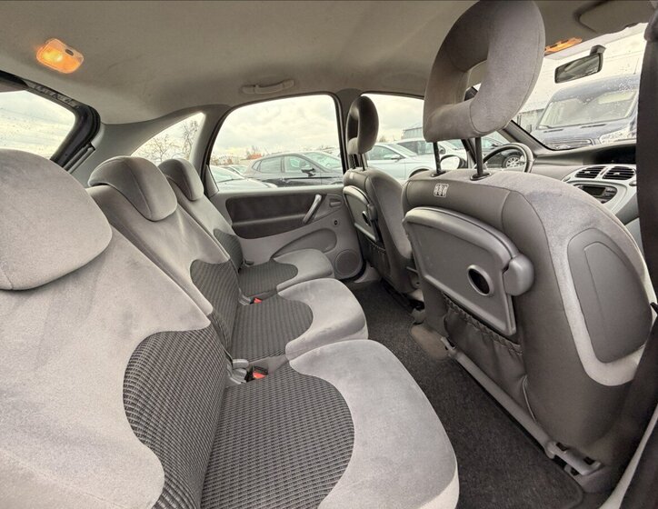 Citroën Xsara Picasso 16