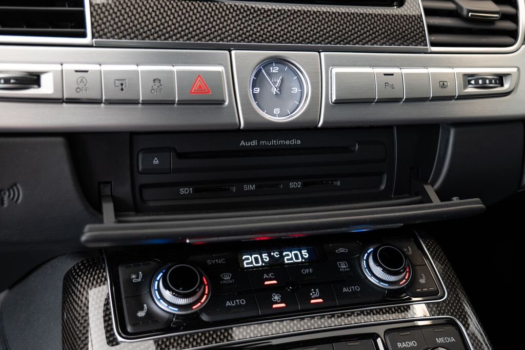 Audi S8 Sedan / Limuzína 4,0 l 382 kw