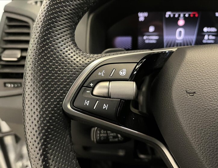 Škoda Karoq SUV / Terénní 1,5 l 110 kw