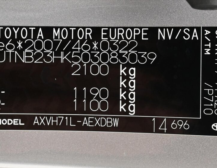 Toyota Camry Sedan / Limuzína 2,5 l 160 kw