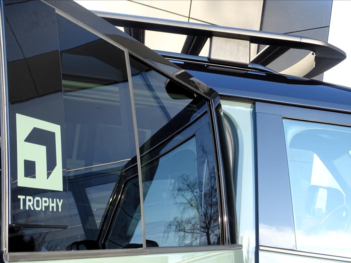 Land Rover Defender SUV 3,0 l 257 kw