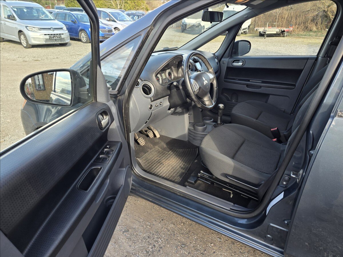 Mitsubishi Colt Hatchback 1,1 l 55 kw