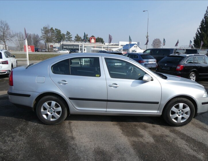 Škoda Octavia Sedan / Limuzína 1,6 l 85 kw