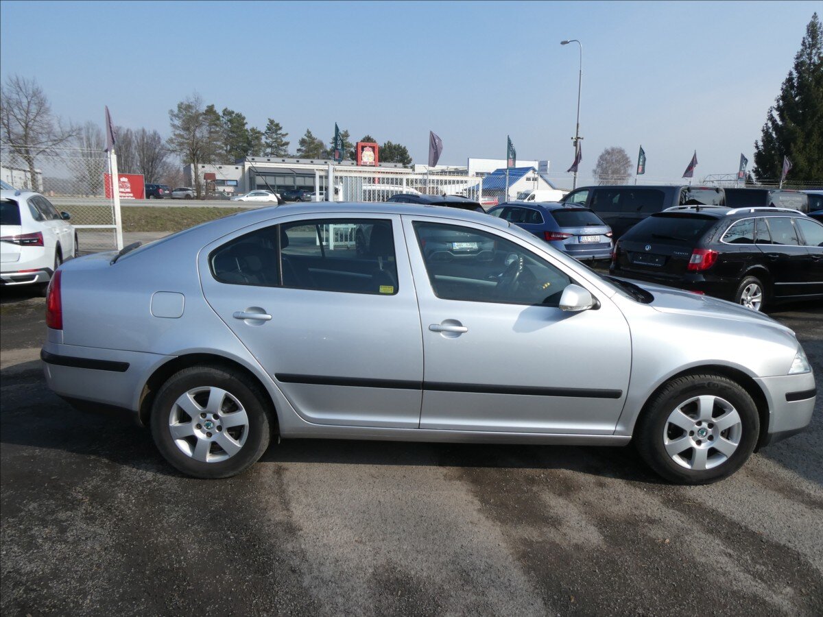 Škoda Octavia Sedan / Limuzína 1,6 l 85 kw