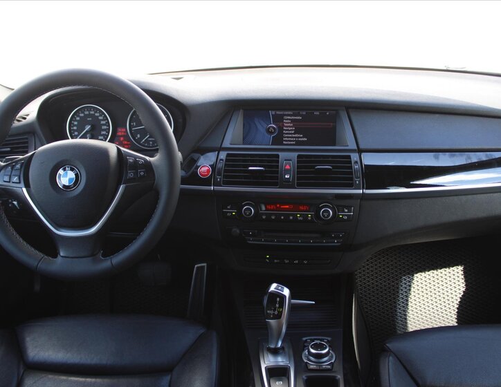 BMW X5 SUV 3,0 l 225 kw