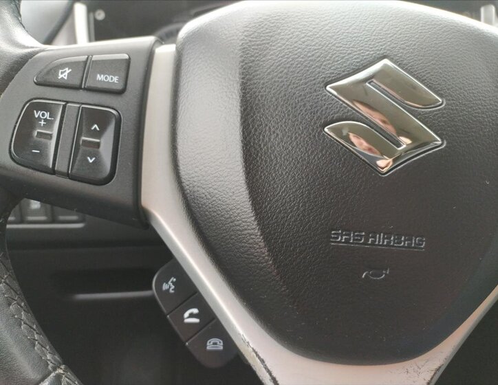 Suzuki Vitara SUV 998,0 82 kw