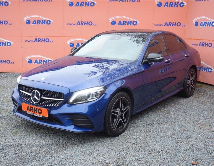 Mercedes-Benz Třídy C Sedan / Limuzína 2,0 l 143 kw