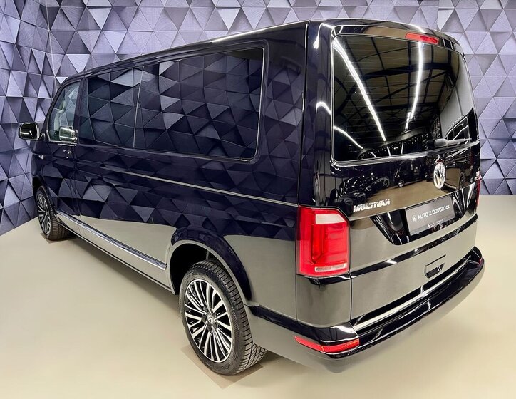 Volkswagen Multivan 5