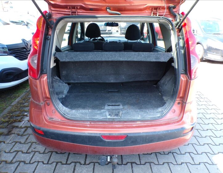 Nissan Note Kombi 1,4 l 65 kw