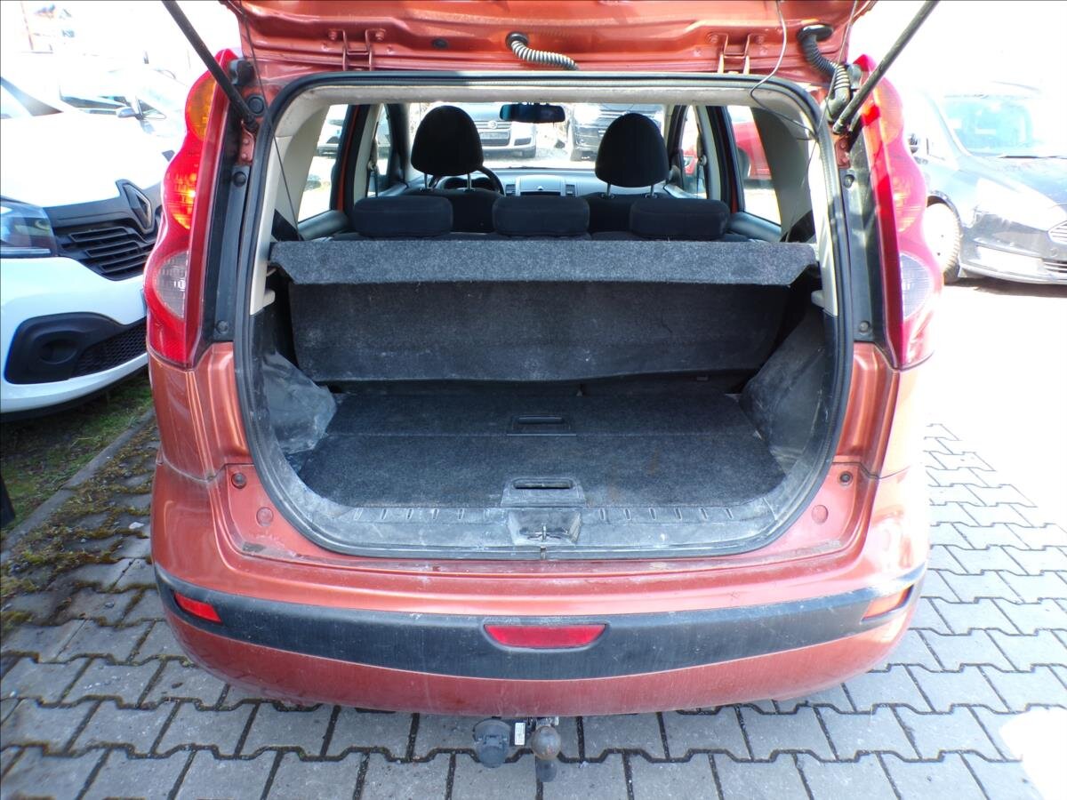 Nissan Note Kombi 1,4 l 65 kw