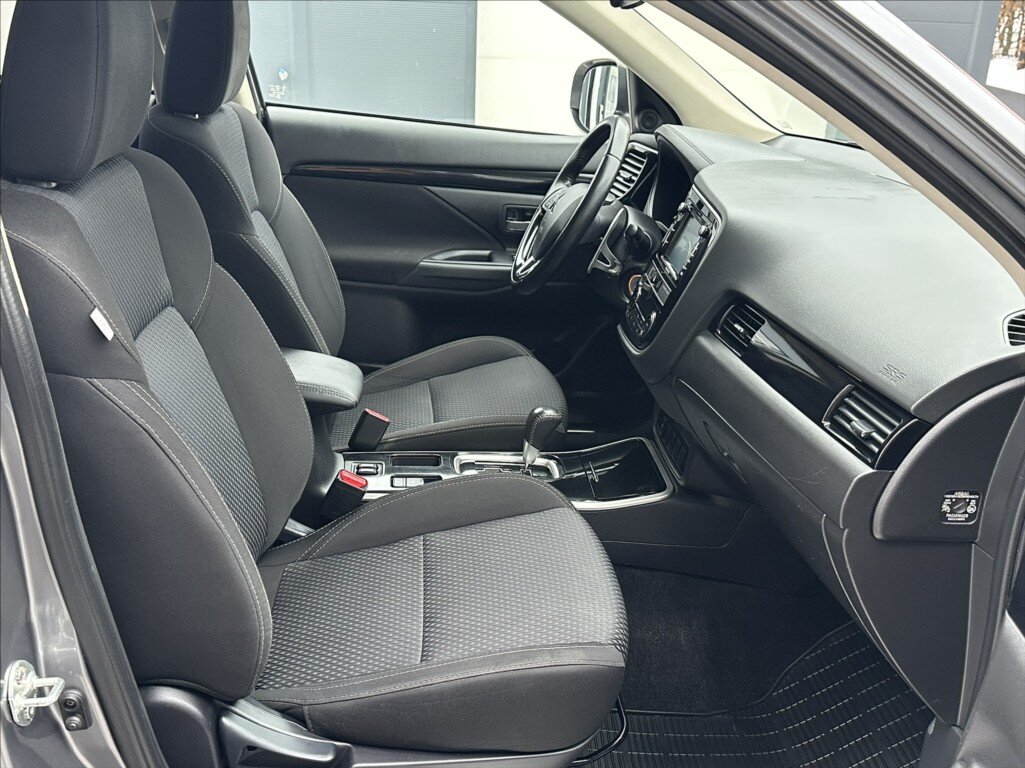 Mitsubishi Outlander SUV 2,0 l 110 kw