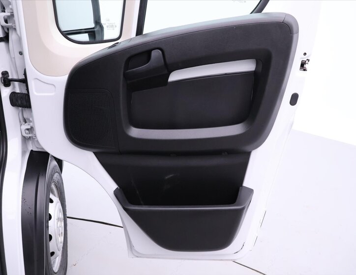 Peugeot Boxer Skříň 2,2 l 121 kw