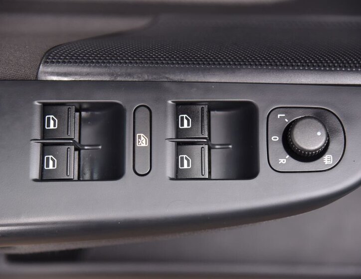 Volkswagen Golf Kombi 1,6 l 77 kw