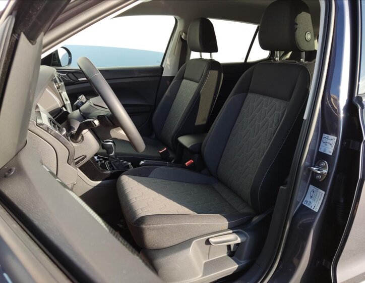 Volkswagen T-Cross 6