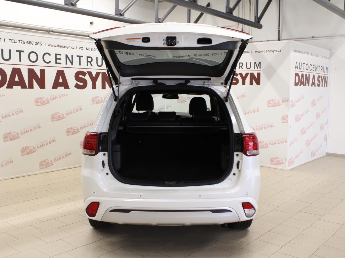 Mitsubishi Outlander SUV / Terénní 2,4 l 99 kw