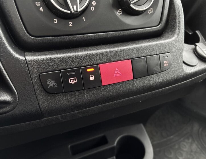 Peugeot Boxer Sklápěč 2,2 l 103 kw