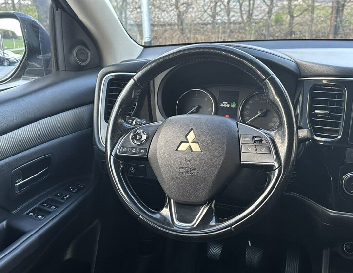 Mitsubishi Outlander SUV / Terénní 2,3 l 110 kw