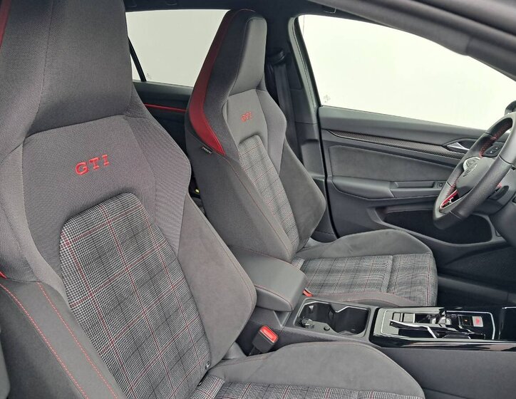 Volkswagen Golf Hatchback 2,0 l 195 kw