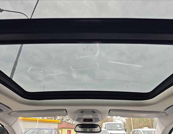 Peugeot 3008 SUV / Terénní 2,0 l 110 kw