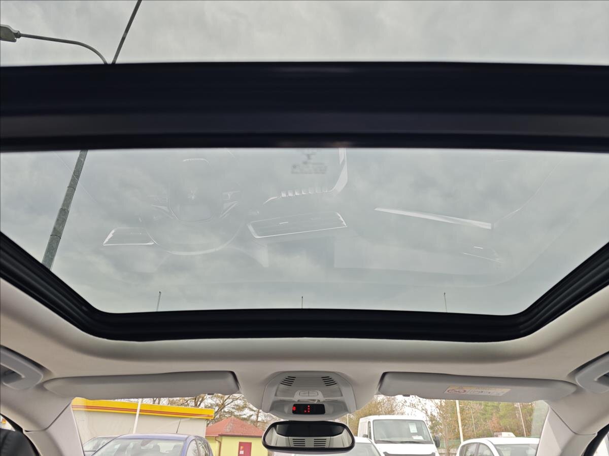 Peugeot 3008 SUV / Terénní 2,0 l 110 kw