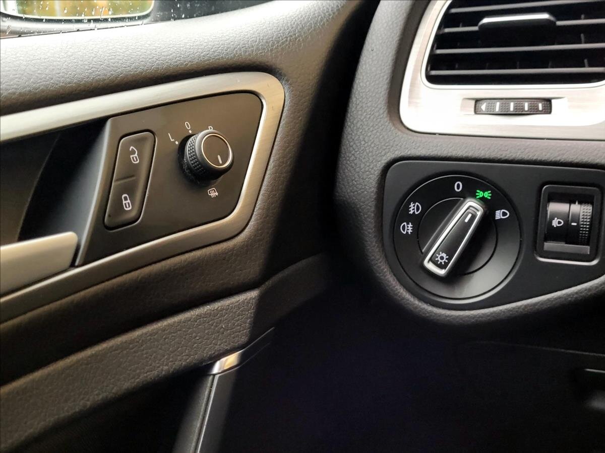 Volkswagen Golf Kombi 1,6 l 81 kw