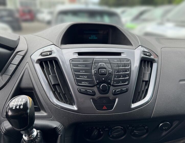 Ford Tourneo Custom 9