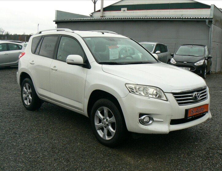 Toyota RAV4 SUV / Terénní 2,2 l 110 kw