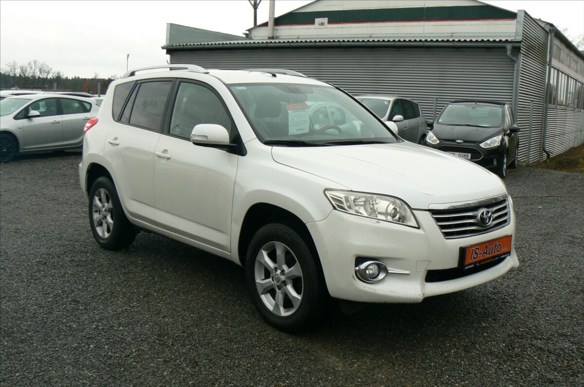 Toyota RAV4 SUV / Terénní 2,2 l 110 kw