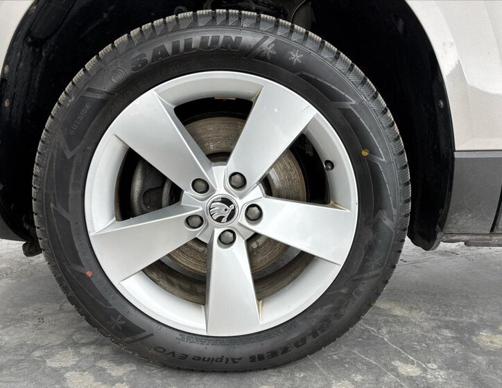 Škoda Karoq SUV / Terénní 1,5 l 110 kw