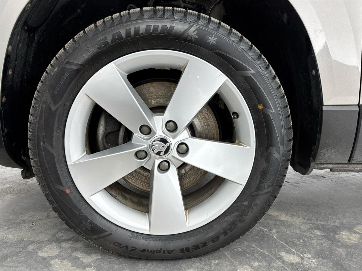 Škoda Karoq SUV / Terénní 1,5 l 110 kw