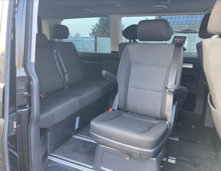 Volkswagen Multivan 11