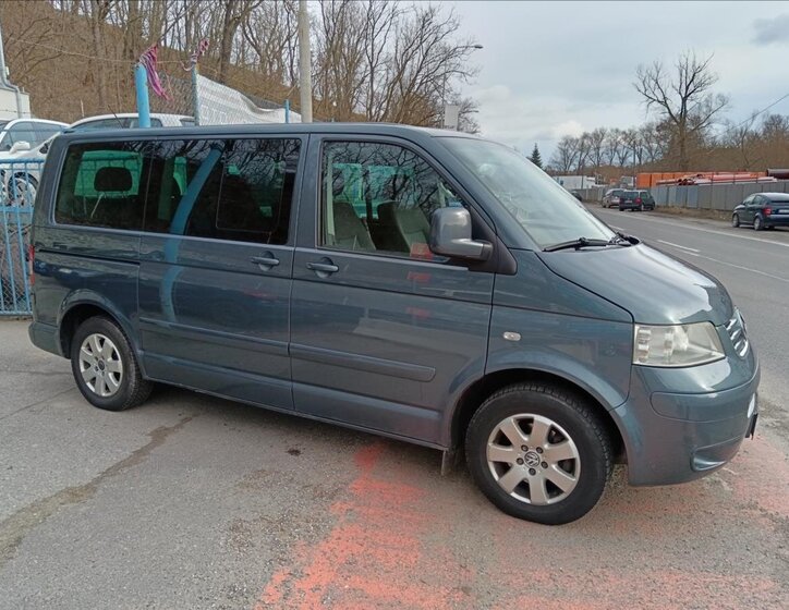 Volkswagen Multivan 14