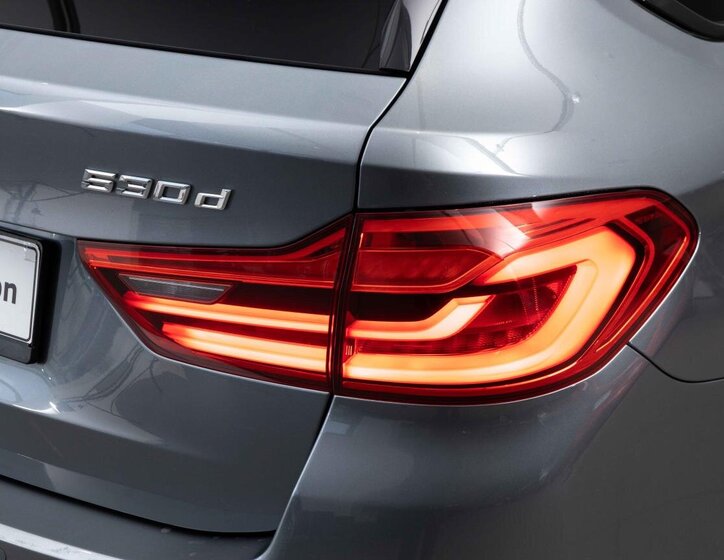 BMW Řada 5 Kombi 3,0 l 195 kw