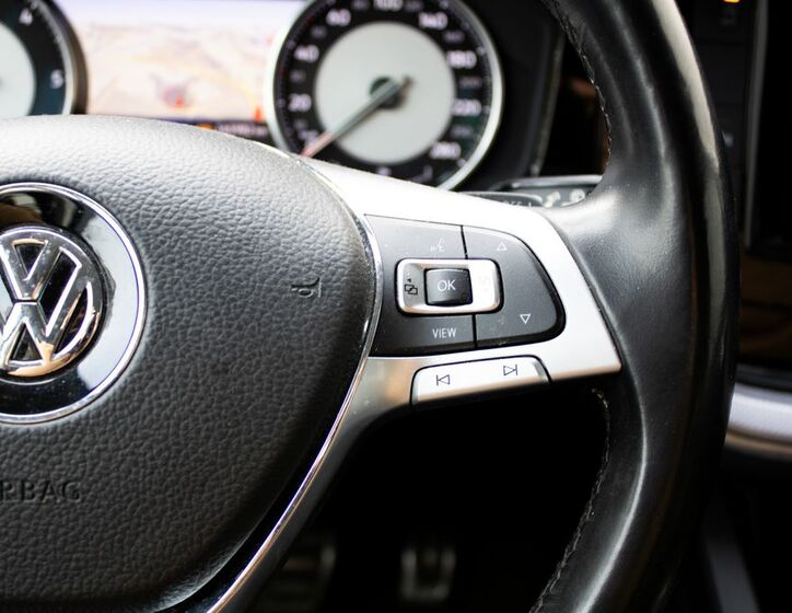 Volkswagen Touareg 14